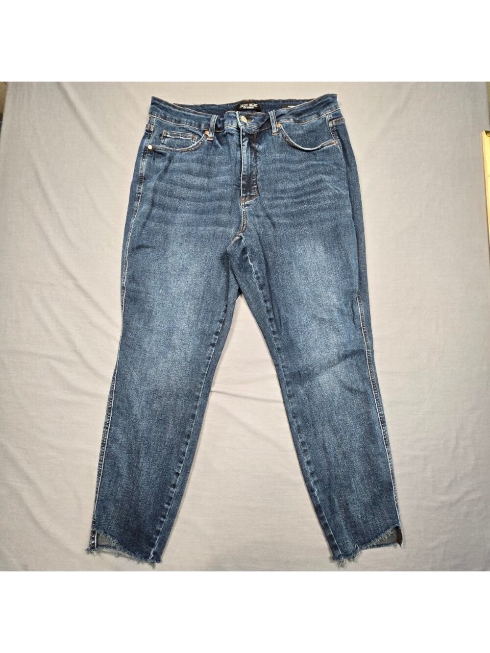 Judy Blue Womens 18W Skinny Fit Distressed Hem Jeans Medium Wash Stretch Denim